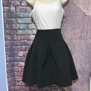 H&M Black Skater Mini Elastic Stretch Skirt Size Medium